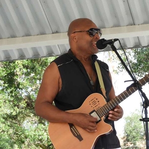 Franklin sings @ Voodoo Bayou