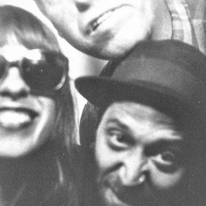 Acht Eimer Hühnerherzen Tickets, Tour Dates and Concerts