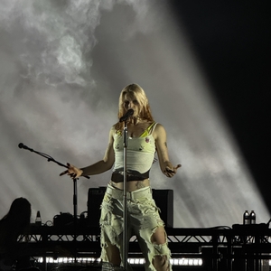wet leg at Oakland, CA in Fox Theater 2025