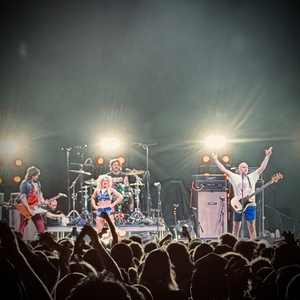 Amyl and The Sniffers at San Francisco, CA in Bill Graham Civic Auditorium 2025
