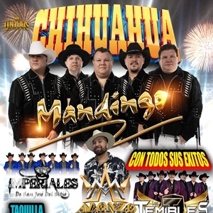 Түнгі көйлек киген жалаңаш қыздардың суреттері