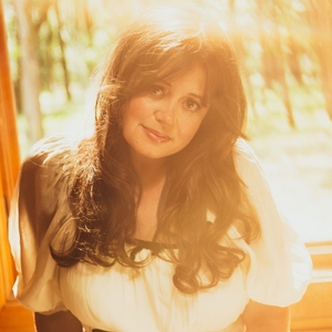 Emily Scott Robinson Tickets, Tour Dates and Concert