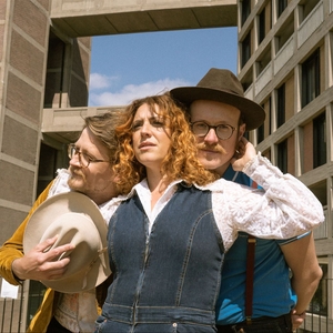 Lauren Housley @ Cafe #9