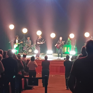 Chris Tomlin at Tualatin, OR in Rolling Hills Community Church 2025