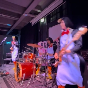 PENGUINS IN THE DESERT @ Spice 99