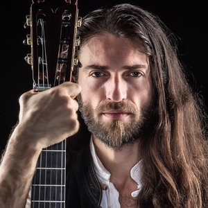 Estas Tonne Music