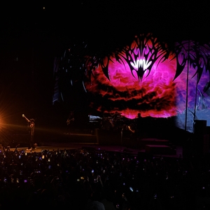 Chase Atlantic at Santiago, Chile in Movistar Arena 2025