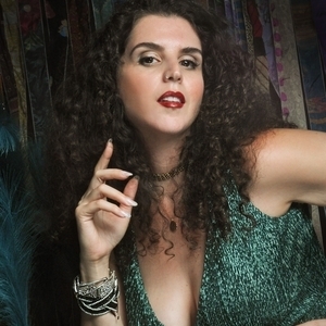 Karen Bella @ Village Idiot Irish Pub