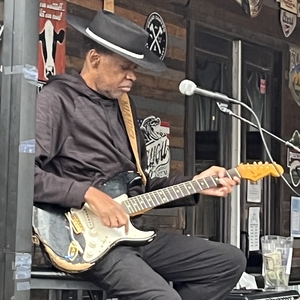 Carvin Jones Band at Black Canyon City, AZ in Chilleens On 17 2025