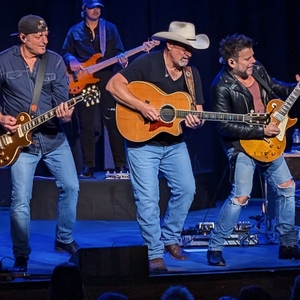 Chris Cagle at Salina, KS in Stiefel Theatre for the Performing Arts 2025