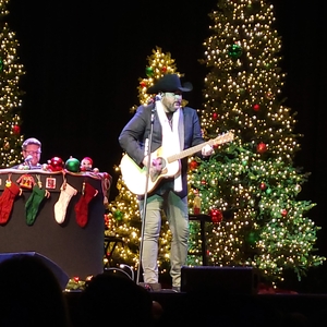 Chris Young at Montclair, NJ in The Wellmont Theater 2025