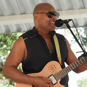 Franklin sings @ Voodoo Bayou