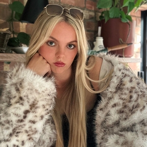 ISOLABELLA Tickets, Tour Dates and Concert