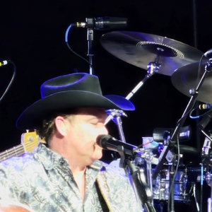 Clay Walker at West Chester, OH in Lori's Roadhouse 2026