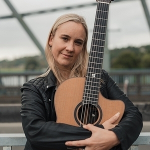 Julie Malía Tickets, Tour Dates and Concerts