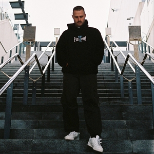 Portrait of YUSSI