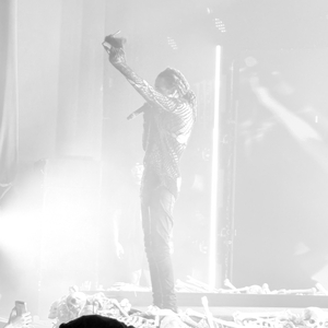 che at Huntington, NY in The Paramount 2026