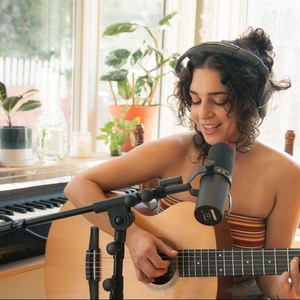Danielle Angeloni Tickets, Tour Dates and Concert
