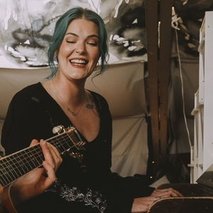 Jen Stevens Tickets, Tour Dates and Concert