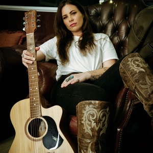 Amber McIntosh @ Mountain View Hotel