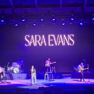 Sara Evans at Decatur, IL in Devon Lakeshore Amphitheater 2026
