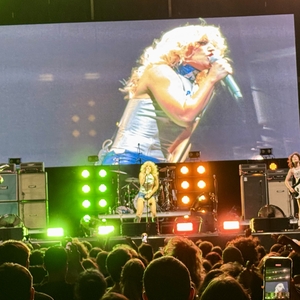 Amyl and The Sniffers at Philadelphia, PA in Skyline Stage at the Mann 2026