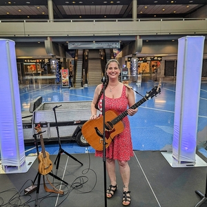 Samantha Sears Music: Samantha Sears at Pittsburgh International Airport