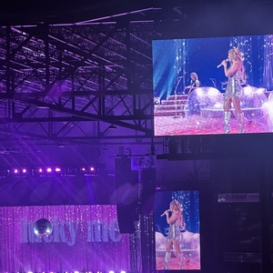 Hilary Duff at West Palm Beach, FL in iTHINK Financial Amphiteatre 2026