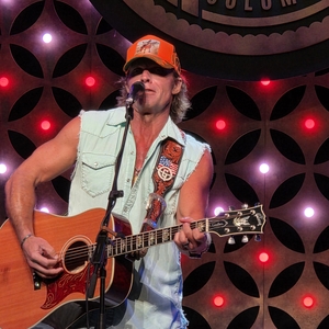 Glen Templeton at Columbia, TN in The Mulehouse 2026