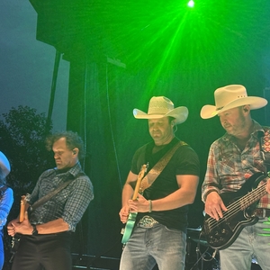 Easton Corbin at Addison, IL in Rock 'N Wheels 2026