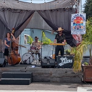 Poi Rogers at Santa Cruz, CA in Woodhouse Blending & Brewing 2026