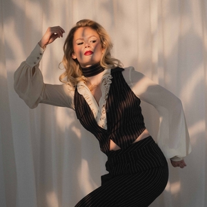 Eve Simpson Tickets, Tour Dates and Concert