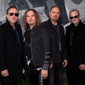 Entradas, fechas de la gira y Concierto de Sacred Blade