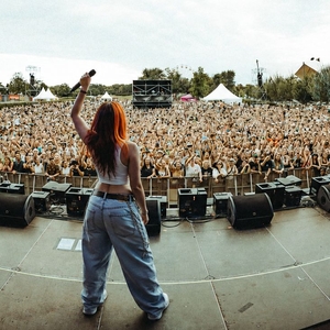 Mae Tickets, Tour Dates and Concert