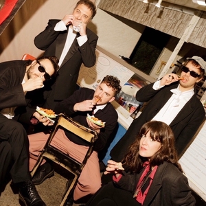 Ingressos, Datas da Turnê e Shows de Flame Parade