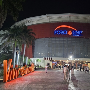 Ca7riel & Paco Amoroso at Mérida, Mexico in Foro GNP 2026