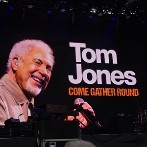 Tom Jones at Chester, United Kingdom in Chester Racecourse 2026