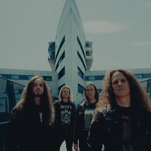Comaniac Tickets, Tour Dates and Concert