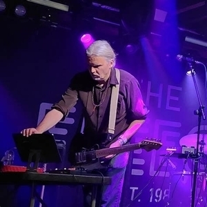 Entradas, fechas de la gira y Concierto de John Davis