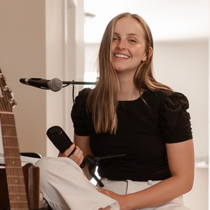 Evie Clair Tickets, Tour Dates and Concert