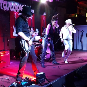 Dead Love Club at Pflugerville, TX in Hanover's Draft Haus (10pm) 2015