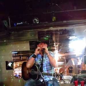 Keith Anderson at Pendleton, OR in Cadillac Jack's Saloon and Grill 2016