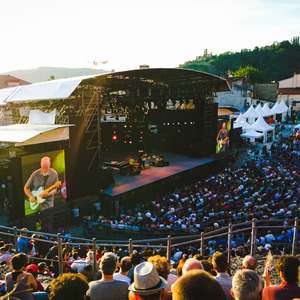 John Scofield at Vienne, France in THEATRE ANTIQUE 2016