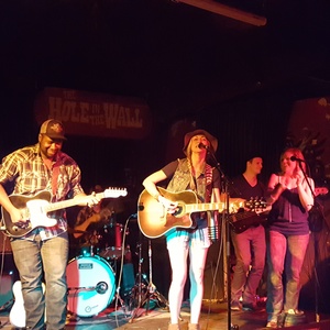 Robynn Shayne at Austin, TX in The Hole In the Wall 2016