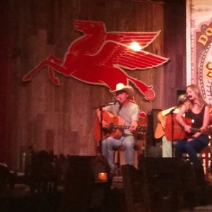Dub Miller at Conroe, TX in Dosey Doe Music Cafe 2016