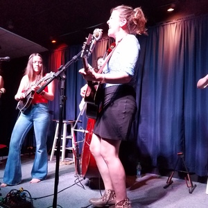 Della Mae at Bloomingdale, GA in Randy Wood's Pickin Parlor 2016