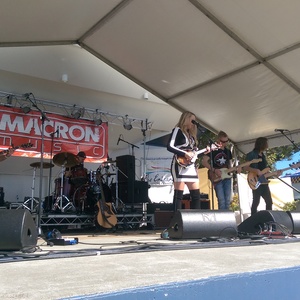 Christie Lamb at The Entrance Nsw, Australia in Central Coast Country Music Festival 2016