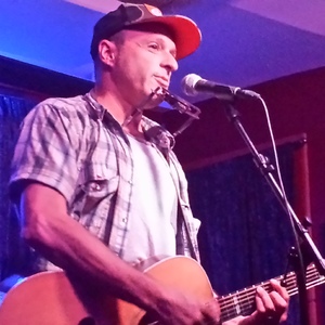 Dan Bern at Northampton, MA in The Parlor Room 2016