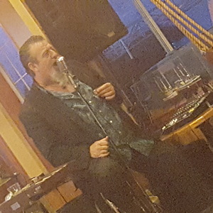 Harpdog Brown at Nanaimo, Canada in The Dinghy Dock Pub 2016