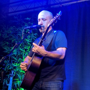 Tony Furtado at Saint Paul, MN in Creek House Concerts 2016